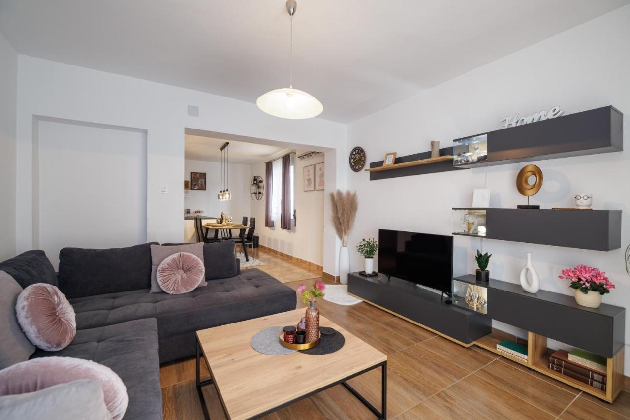 Spacious And Modern App With Big Terrace Malinska Bagian luar foto