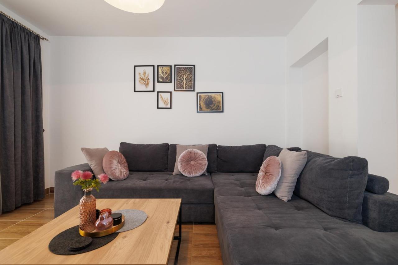 Spacious And Modern App With Big Terrace Malinska Bagian luar foto