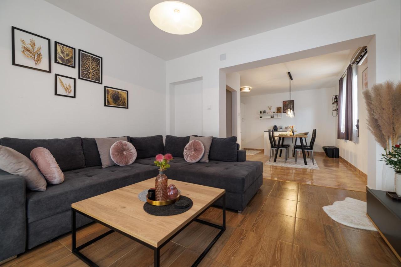 Spacious And Modern App With Big Terrace Malinska Bagian luar foto