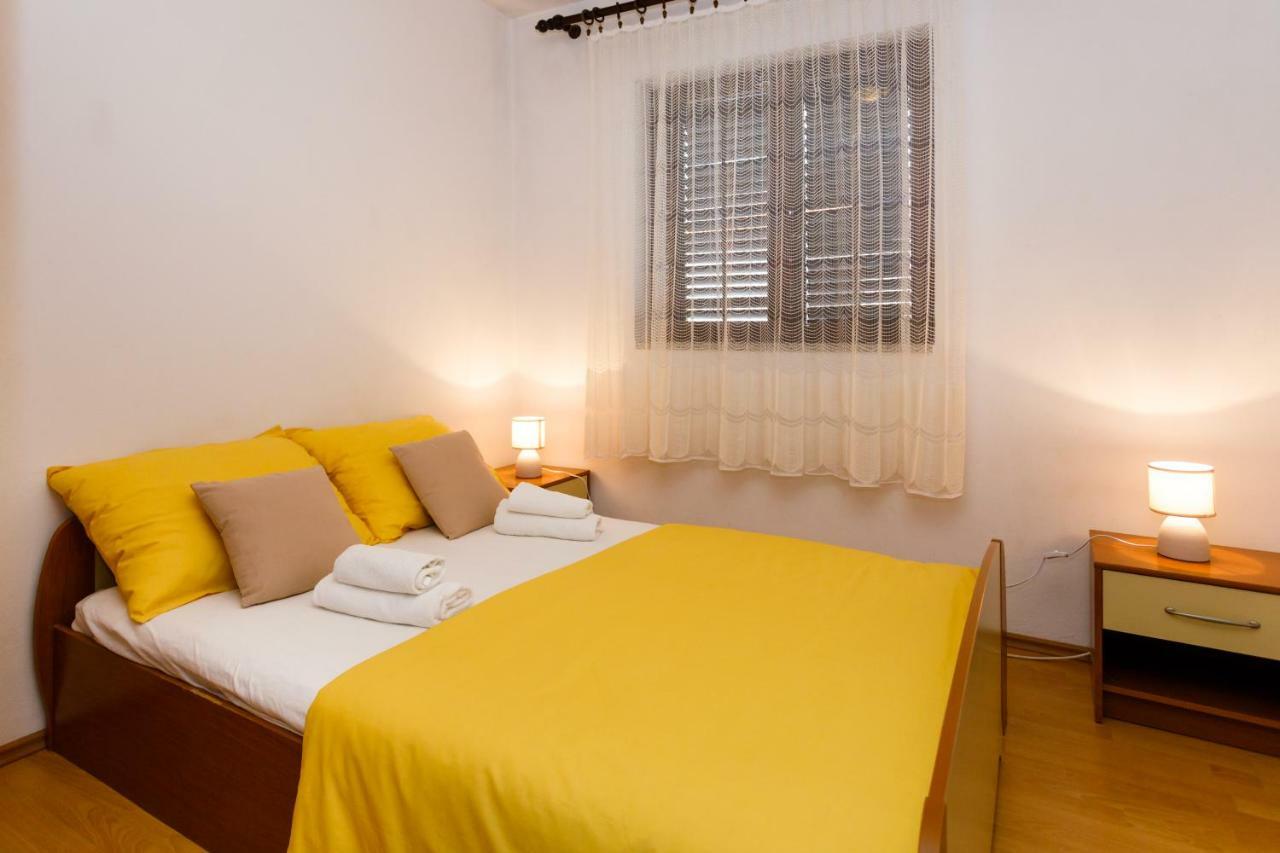 Spacious And Modern App With Big Terrace Malinska Bagian luar foto