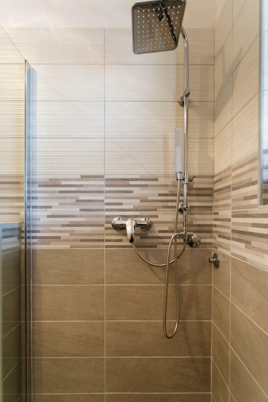Spacious And Modern App With Big Terrace Malinska Bagian luar foto