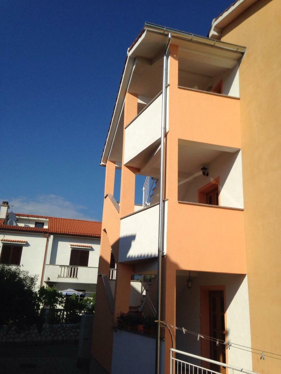 Spacious And Modern App With Big Terrace Malinska Bagian luar foto